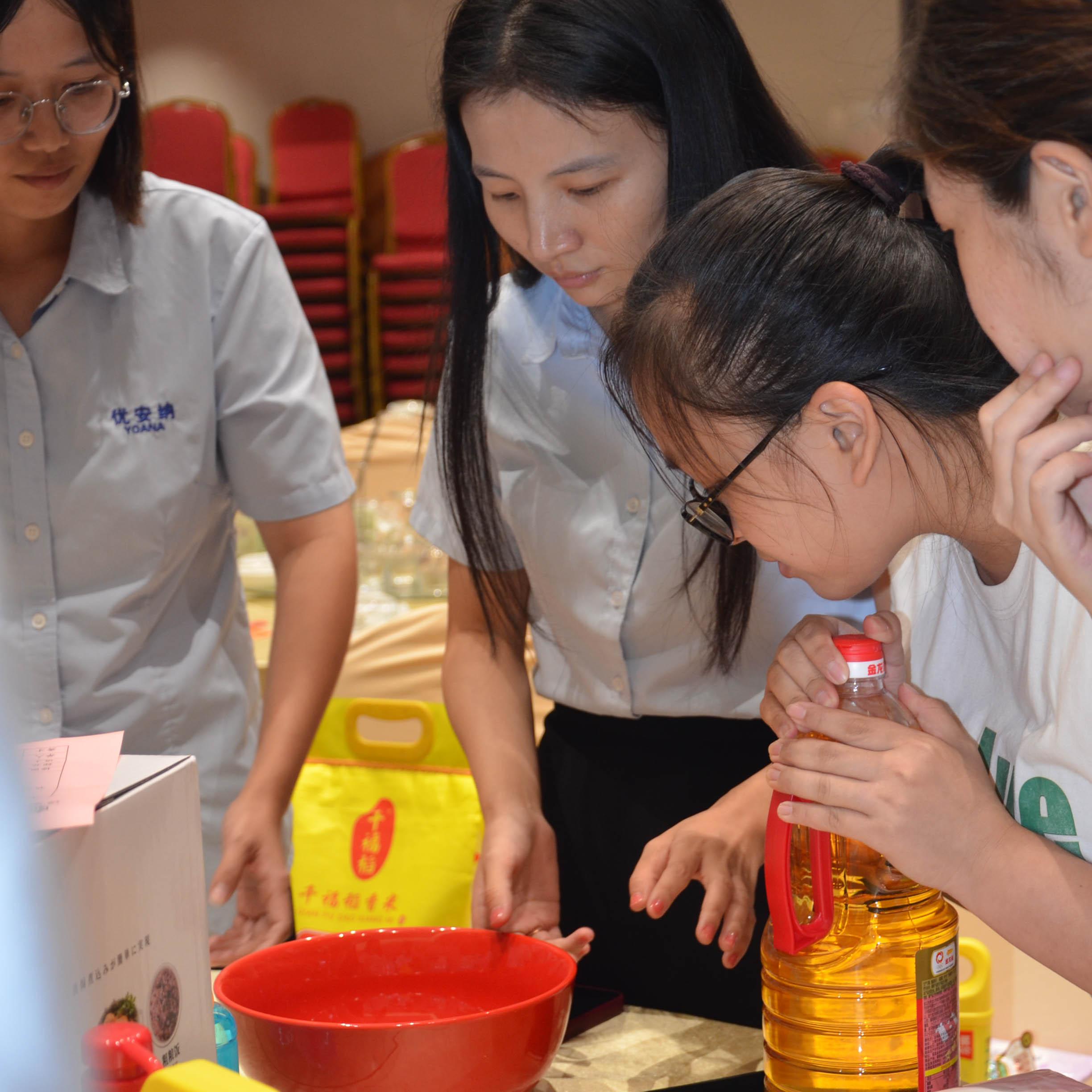 優安納中秋團圓，溫暖擔當共前行